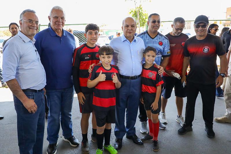 Capa da notícia: Governador Ibaneis Rocha visita Ginásio do Taguaparque, reaberto após reforma