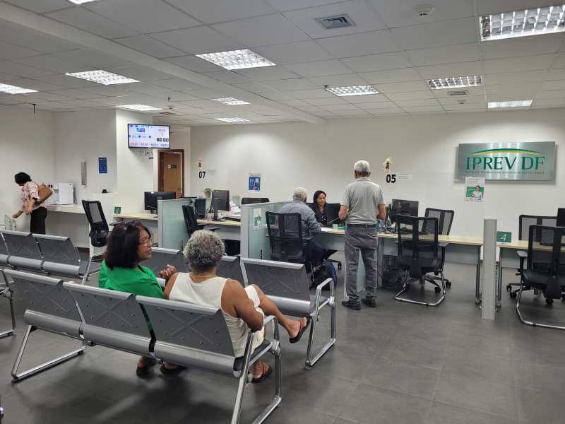 Capa da notícia: Pagamento de 239 aposentados e pensionistas que não fizeram a prova de vida será suspenso